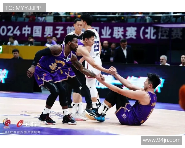 山东男篮与北控男篮激战正酣谁将赢得这场精彩对决的胜利
