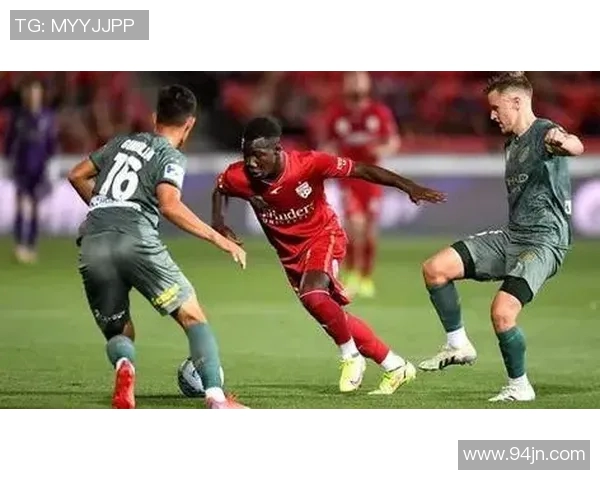 悉尼FC与墨尔本城激战四月一日精彩对决展现足球魅力